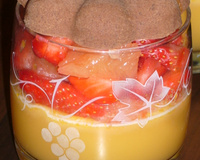 Verrine de mousse de pamplemousse et fraises