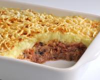 “C’est le plat réconfortant à partager” : Cyril Lignac va vous régaler avec sa recette de hachis parmentier de canard à la crème de parmesan !