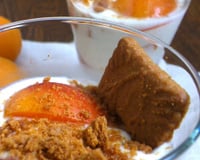 Trifle aux abricots, spéculoos et basilic
