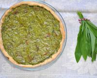 Une quiche printanière mêlant lardons et ail des ours