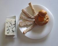 Le roquefort ne plaisant pas toujours aux enfants, j'ai décidé de le présenter en crème avec quelques rondelles de bananes et un oeuf dans…