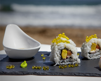 Maki inversé et sushi ibérique avec des perles