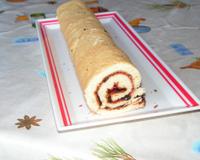 Je fais ce biscuit roulé que je saupoudre de sucre glace pour servir ainsi. Sinon, la base de ce biscuit me sert pour mes bûches, mes charlottes... etc