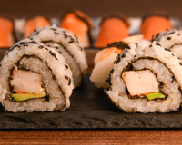 Makis californiens surimi et avocat