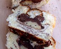 Une brioche surprise qui lorsqu'on l'a coupe révèle la tête (à ceux qui voudront bien la voir ;)) de la célèbre souris !