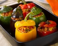 Pour accompagner vos barbecues, ces légumes farcis avec de la viande revenue avec des oignons, de la chair de légumes, du riz, des herbes et de l'ail seront…