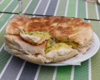Connaissez-vous le bolo do caco ? Cette gourmandise à la patate douce fait fondre Madère !