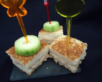 Voici des amuse-bouches simples, croustillants et délicieux pour un apéro entre amis.Pour réaliser ces mini-croques, il vous suffit d'avoir du pain de mie, du fromage,…