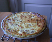 Idéale pour un dîner improvisé. Recette alliant la simplicité, et l'originalité due au fait que malgré l'absence de pâte, on a réellement l'impression qu'il y en a une.