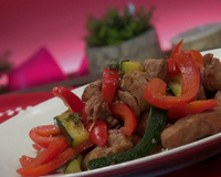 Porc sauté aux poivrons et aux courgettes