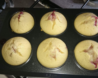 Muffins framboises et confiture de fraises