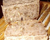 Pain aux noix et aux raisins