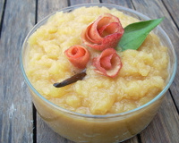 Compote de pommes au caramel et au beurre salé