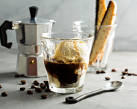 Prêt en 5 minutes : l'affogato-misu, le dessert génial qui va détrôner le tiramisu classique