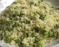 Mesfouf, couscous léger au beurre petits pois variante sucrée au beurre et raisins secs.