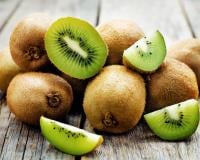 Vous jetez la peau du kiwi, pourtant il serait bon de la manger !