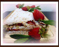 Biscuit meringué fraises, kiwis, lemon curd, chantilly