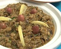 Le zaalouk est une sorte de purée d'aubergines, de salade d'aubergine, à accompagner de pain marocain, un vrai délice !