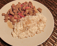 Le boeuf coco est un plat qui accompagnée de riz parfumé vous changera de votre quotidien !