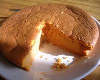 Un gâteau au potiron très simple et donc très authentique. Une révélation pour tous ceux qui ne connaissent le potiron qu'en soupe, et ils sont nombreux!