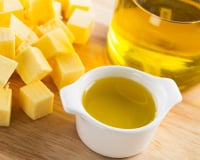 Même les chefs le font, mais cette astuce pour empêcher le beurre de brûler ne sert à rien : voici pourquoi