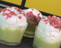 Iles flottantes pistache et praline rose