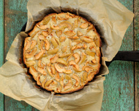 Prête en 10 minutes et avec 2 pommes : cette tarte express à la poêle va vous sauver la mise pour le goûter