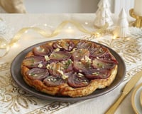 Tarte tatin aux oignons rouges et parmesan : le plat végétarien chic et facile pour Noël