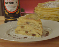 Gâteau de crêpes rhum-raisin