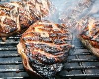 “Tout le monde aime le faire, mais tout le monde est un peu déçu” : Norbert Tarayre vous montre comment réussir votre cuisson du magret de canard au barbecue !