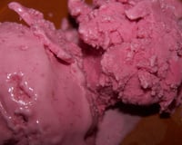 Glace à la framboise et mascarpone