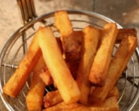 Une recette de l'Atelier des chefs pour faire de délicieuses frites maison...