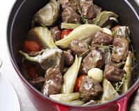 Cocotte de joues de porc, artichauts, tomate et fenouil