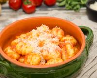 Parfait pour les soirs de semaine, comment faire un gratin de gnocchi à l’italienne ?