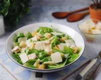Pour les beaux jours, voici la recette de ce bowl protéiné façon salade césar très facile à refaire chez vous !