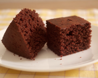 Gâteau moelleux au chocolat en poudre
