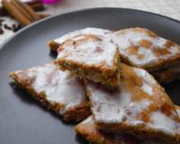 De petits losanges gourmands au miel, aux épices et fruits confits, tout en gourmandise...
