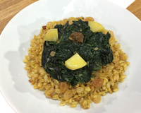 Curry végétarien aux épinards et blé tendre aux raisins blonds