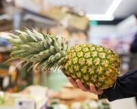 Comment savoir si un ananas est vraiment mûr ?