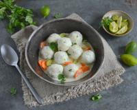 Pour un déjeuner ou un dîner léger, voici une recette de boulettes de cabillaud au lait de coco, parfumé au citron vert. Une recette simple…