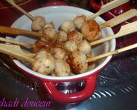 Des petites brochettes simples et rapides à préparer, idéales pour un apéritif.