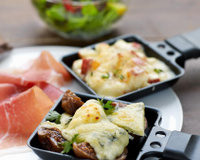 Caquelons gourmands figues, jambon cru Aoste et Fourme d'Ambert