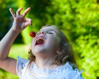 Pourquoi dit-on qu’il ne faut pas boire d’eau après avoir mangé des cerises ?