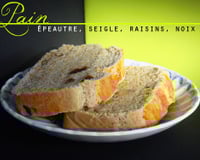 Pain complet aux raisins et aux noix