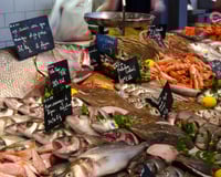 Découvrez les bons et les mauvais élèves du rayon poissonnerie notés sur 10 par une nutritionniste