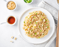 Recette de la flemme : les pâtes à la cacahuète d’Adrien Cachot, parfaites pour les lendemains de soirée