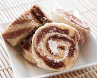 Un roulé rayé, vanille chocolat à la crème mascarpone, un vrai délice.