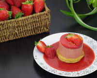 Entremets fraise cardamome et sa soupe de fraises
