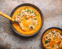 Misez sur une soupe équilibrée pour l’automne avec ce potage butternut et beurre de cacahuètes, un vrai régal !