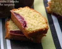 Quatre quart à la poudre d'amande et pêche sanguine